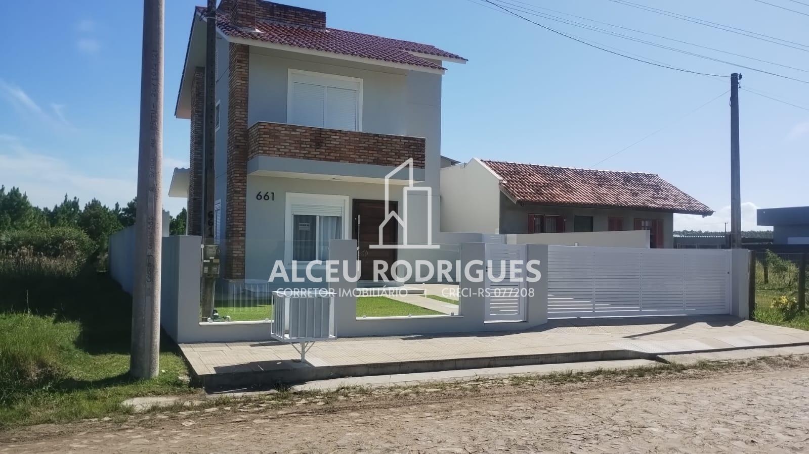 Casa com piscina na Bella Torres